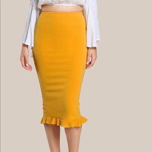 SHEIN Split Ruffle Hem Pencil Skirt